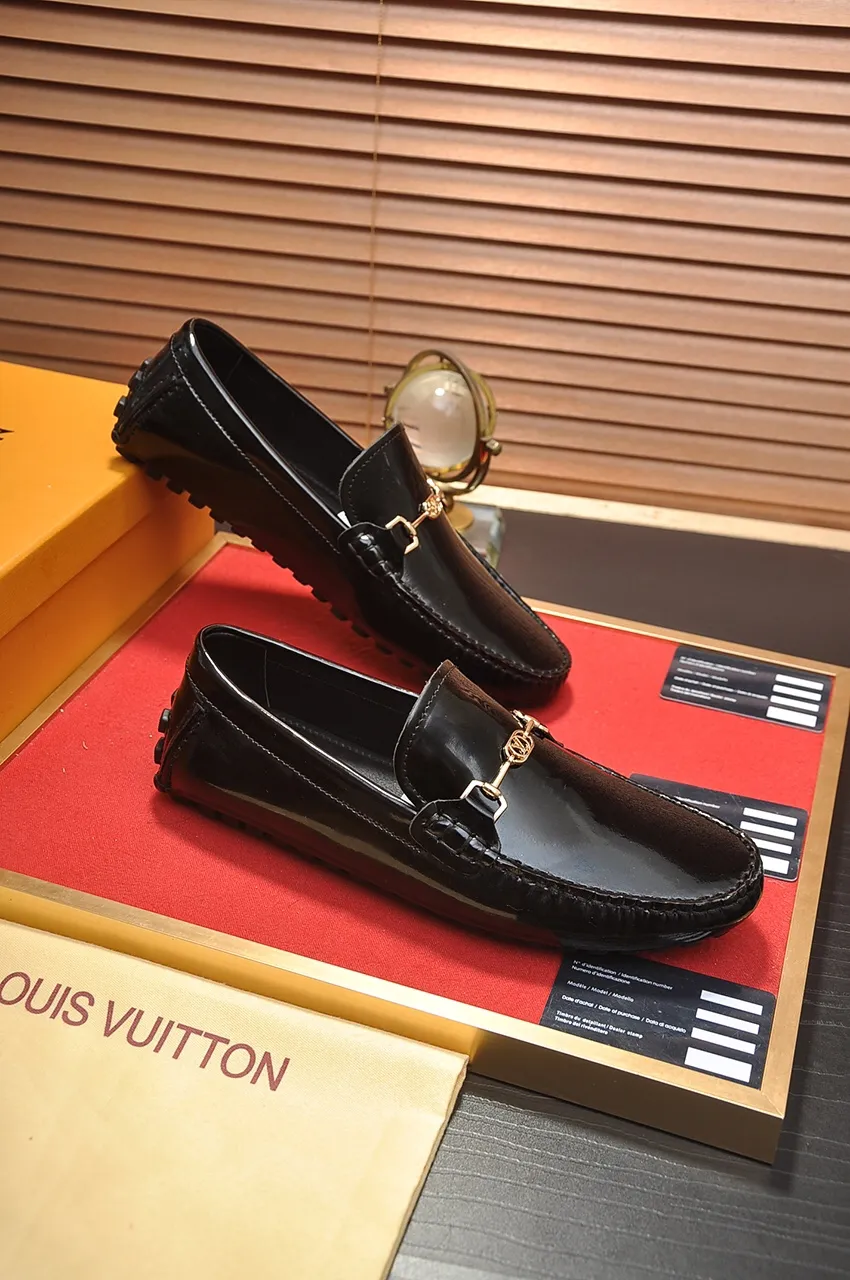 Men's men's shoes 💰420💶 [LV Doudou shoes] (water-dyed cowhide lining) new model is on the market, available on the official website. The new Doudou shoes are processed into single-color materials, and the uppers are made of imported horsehide leather. The body of the shoe is fully hemmed with mark thread, and is lined with imported original cowhide leather. The elegant shoe shape is super suitable for all-matching, and the size is 38-44.